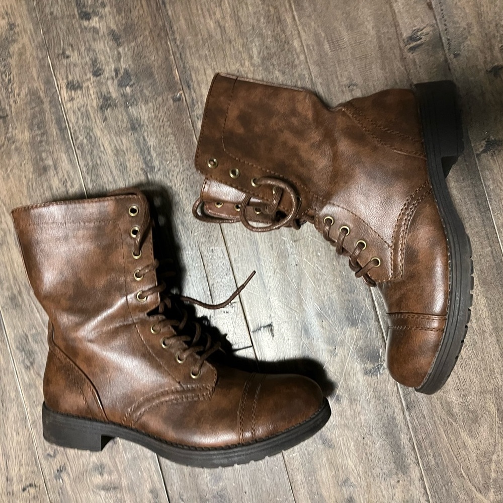 Women’s size 9.5 Brown Boots (RAsH brand)